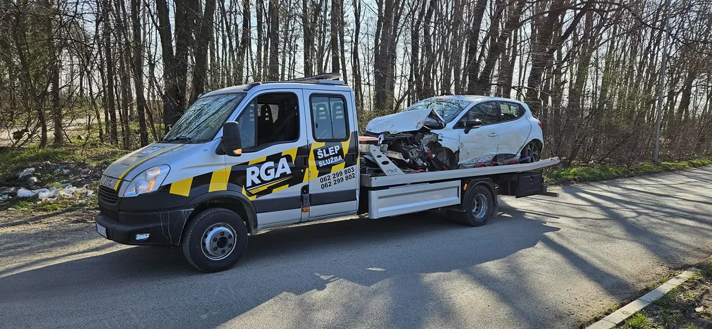 RGA šlep havarisanog vozila nakon saobraćajne nezgode