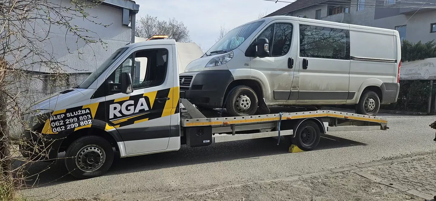 RGA prevoz lakog teretnog vozila na platformi