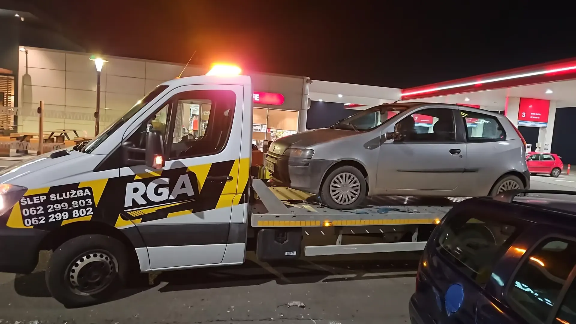 Organizovani RGA transport vozila na platformi